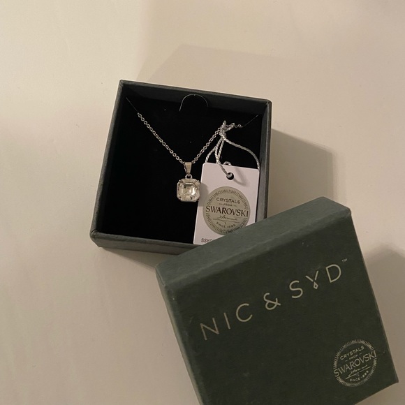 Nic and Syd Swarovski Crystal necklace - Picture 2 of 2